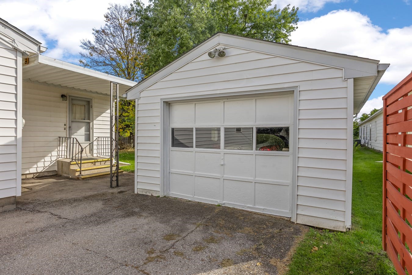 531 Commercial Street Central City IA 52214