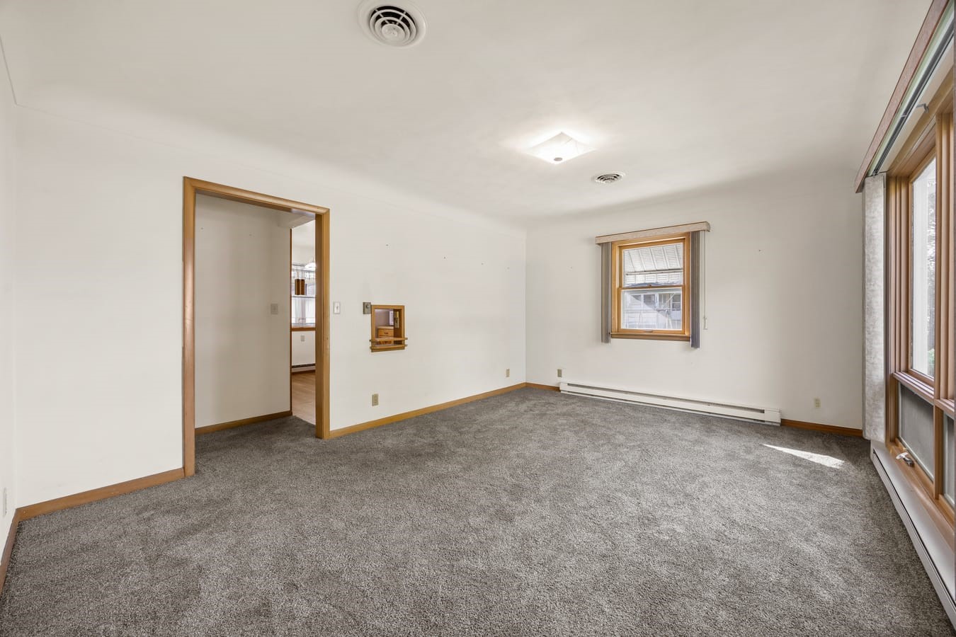 531 Commercial Street Central City IA 52214