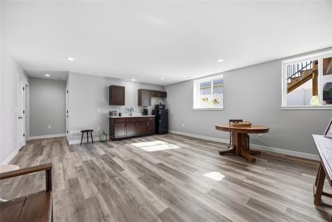 225 Meadow Breeze Lane Center Point IA 52213