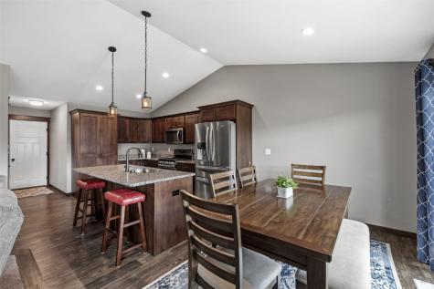 2785 Creekview Trail Palo IA 52324