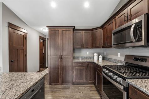 2785 Creekview Trail Palo IA 52324