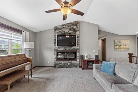 2785 Creekview Trail Palo IA 52324