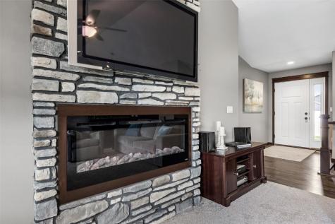 2785 Creekview Trail Palo IA 52324
