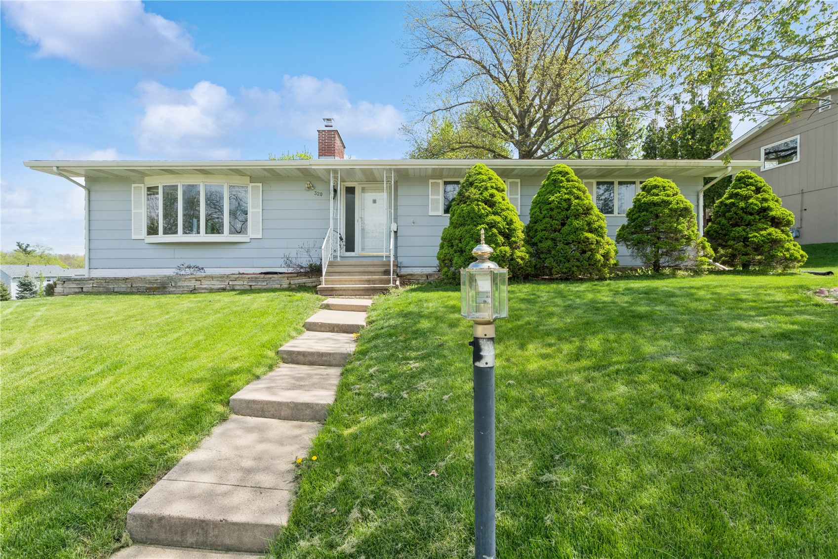 320 Eastland Drive SE Cedar Rapids IA 52403