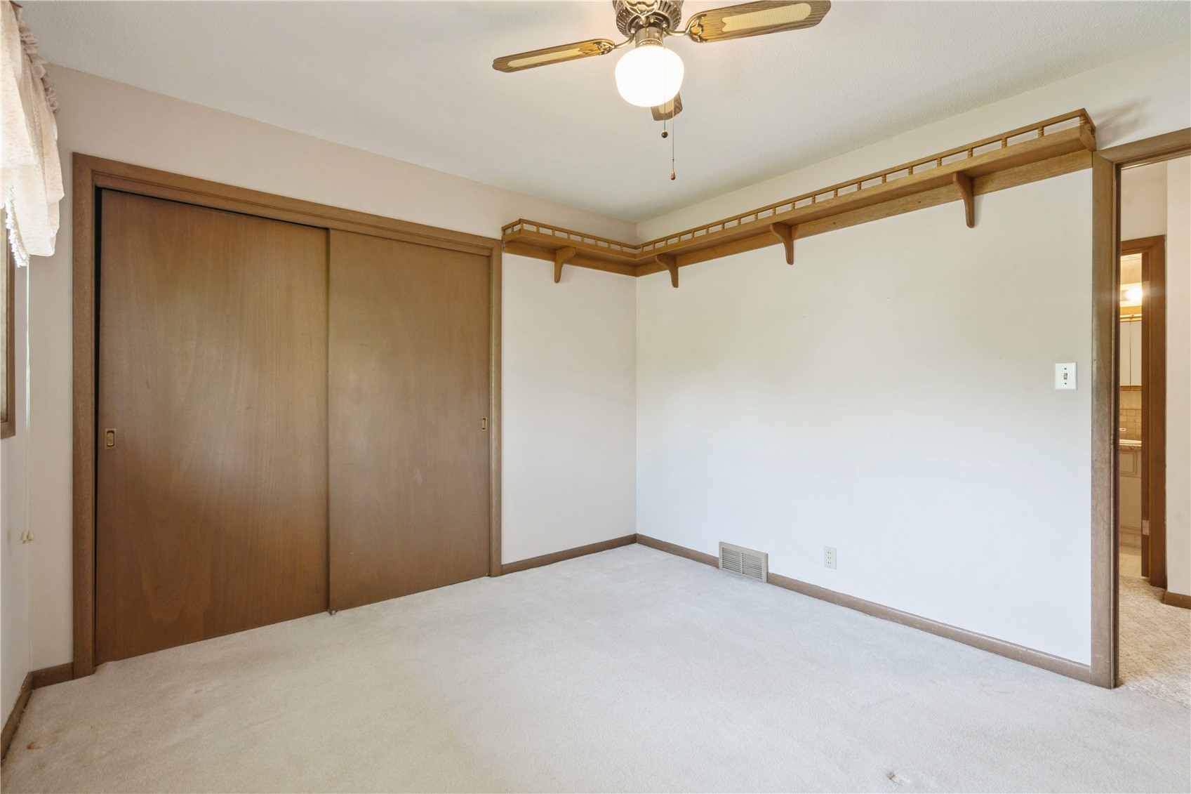 320 Eastland Drive SE Cedar Rapids IA 52403