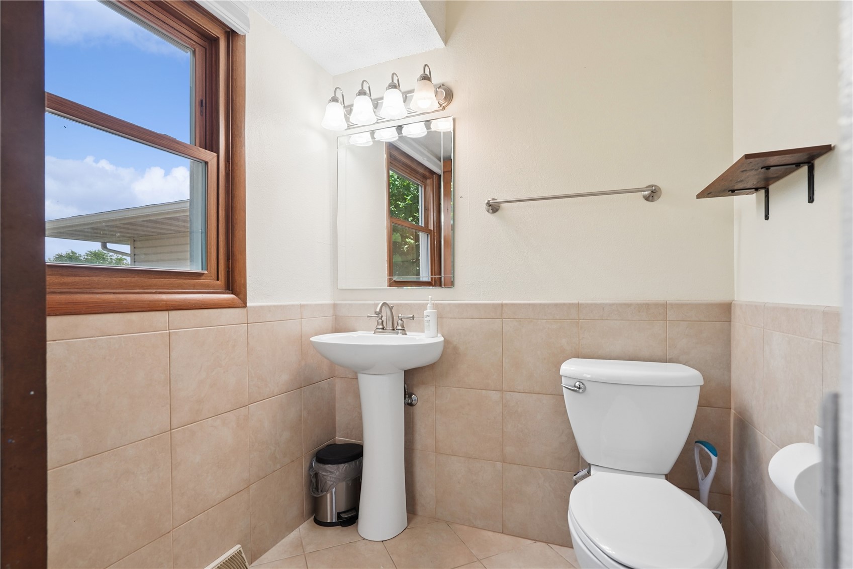 292 Windsor Drive NE Cedar Rapids IA 52402