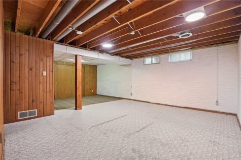 292 Windsor Drive NE Cedar Rapids IA 52402
