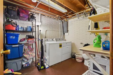 292 Windsor Drive NE Cedar Rapids IA 52402