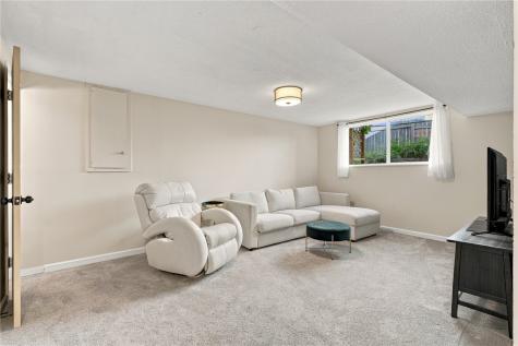 6503 Medford Lane NE Cedar Rapids IA 52402