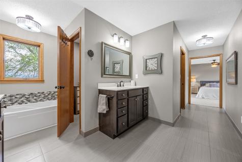 8506 Federalist Road Marion IA 52302