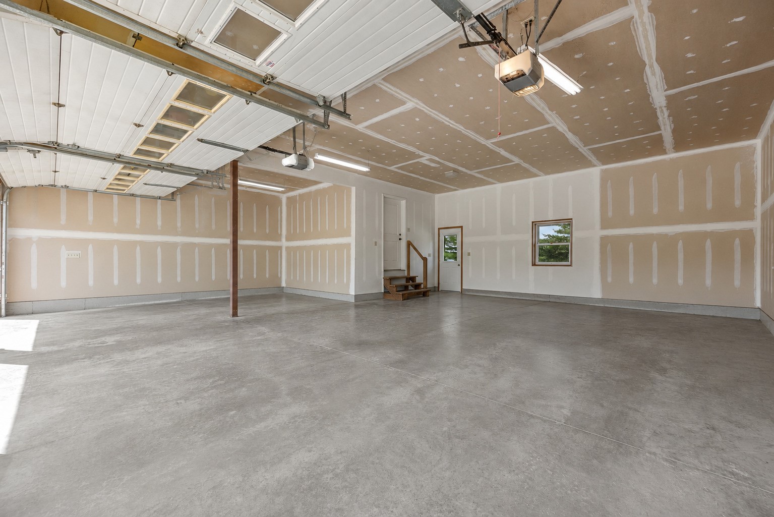 8506 Federalist Road Marion IA 52302