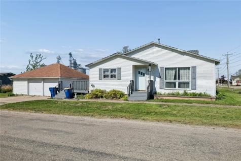 202 2ND Avenue Van Horne IA 52346