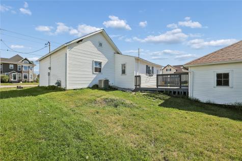 202 2ND Avenue Van Horne IA 52346