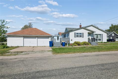 202 2ND Avenue Van Horne IA 52346