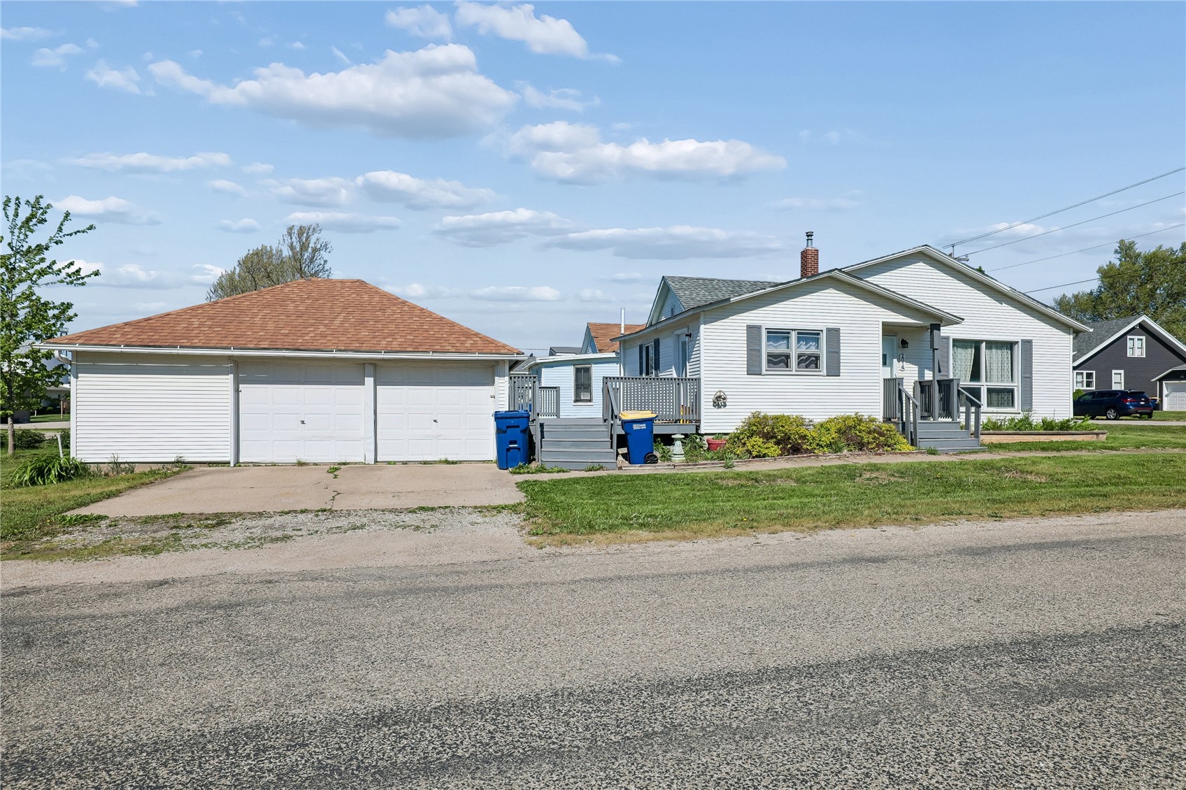 202 2nd Avenue Van Horne IA 52346