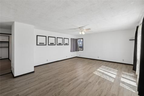 202 2nd Avenue Van Horne IA 52346