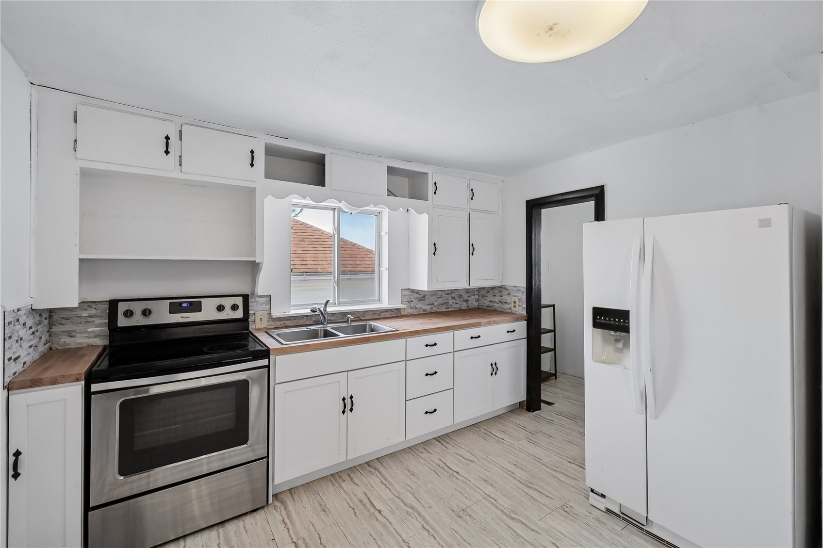 202 2nd Avenue Van Horne IA 52346