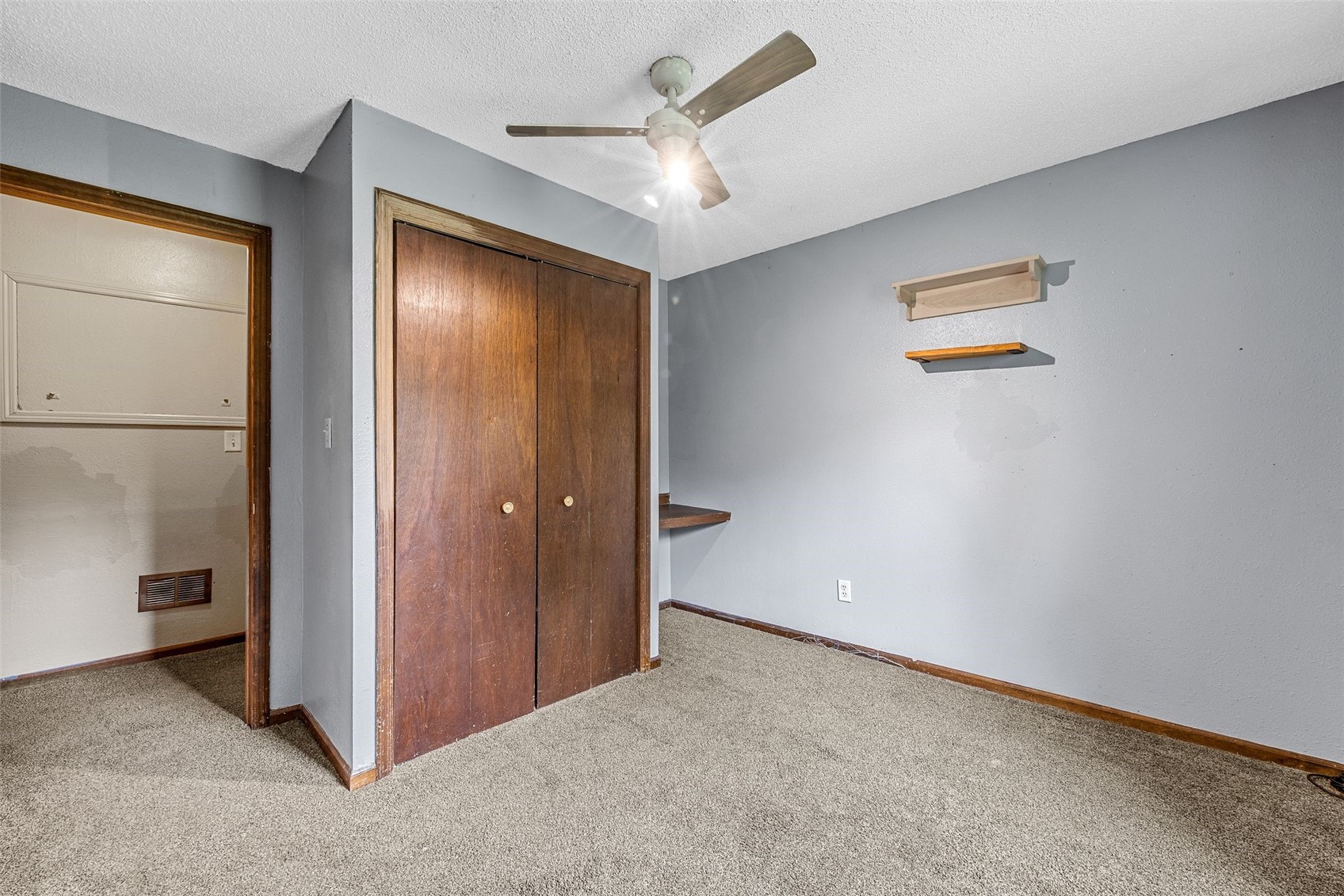 6524 Parkview Avenue Cedar Rapids IA 52403
