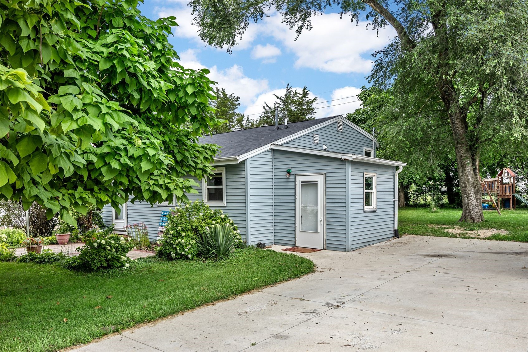 6524 Parkview Avenue Cedar Rapids IA 52403