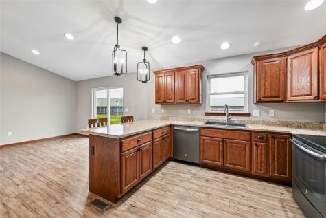807 Juniper Drive Independence IA 50644