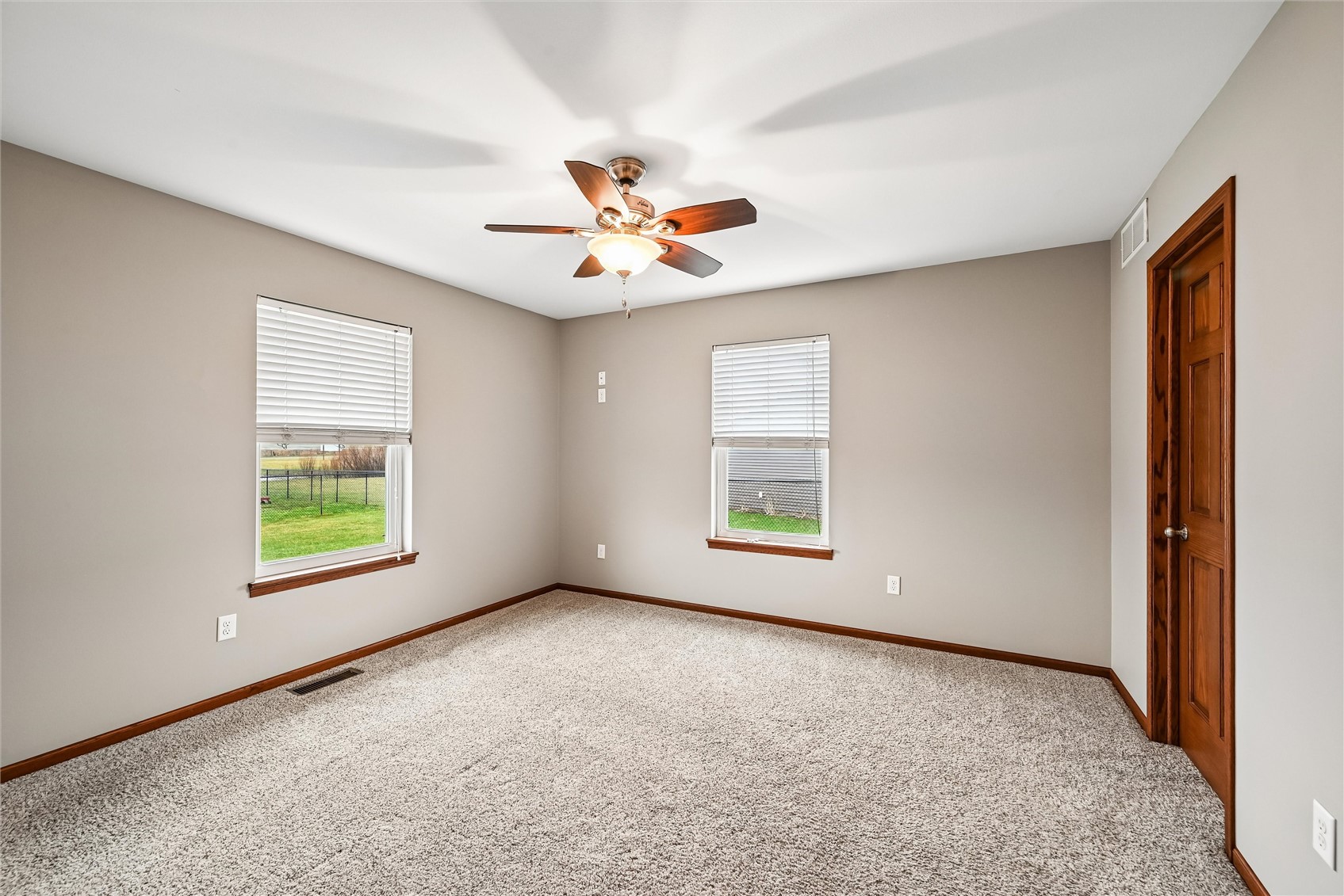 807 Juniper Drive Independence IA 50644