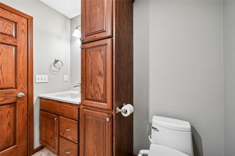 807 Juniper Drive Independence IA 50644