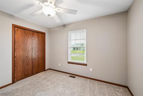 807 Juniper Drive Independence IA 50644