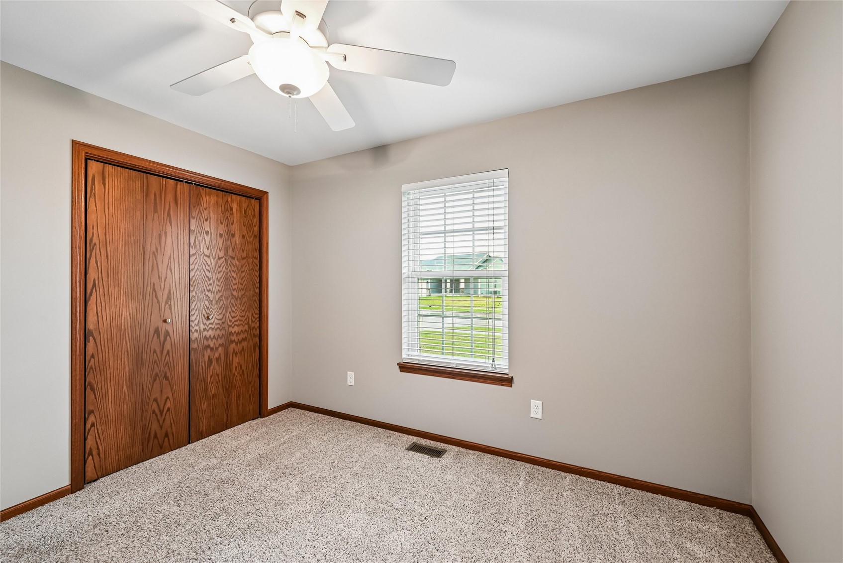 807 Juniper Drive Independence IA 50644
