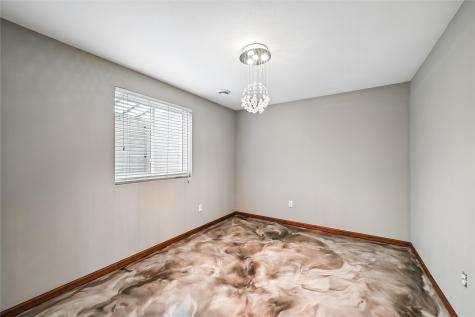 807 Juniper Drive Independence IA 50644