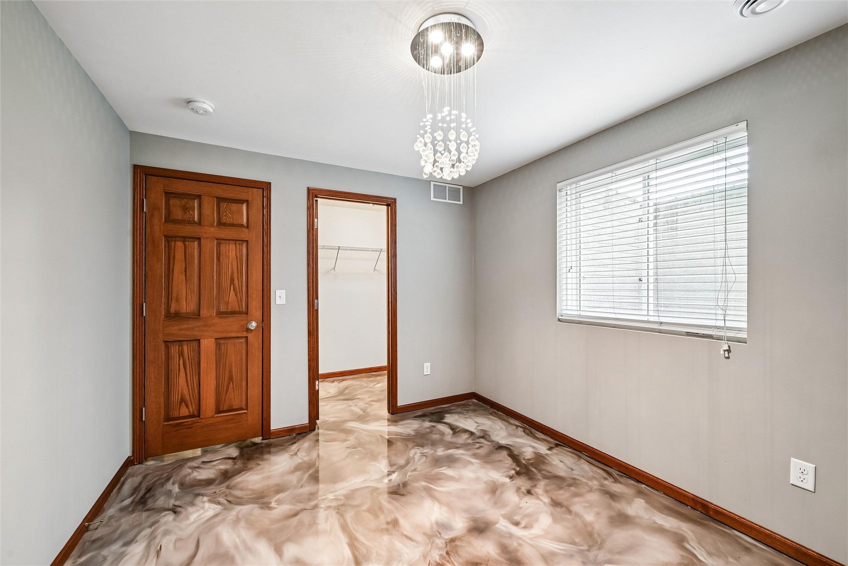 807 Juniper Drive Independence IA 50644
