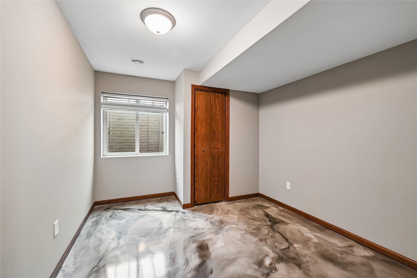 807 Juniper Drive Independence IA 50644