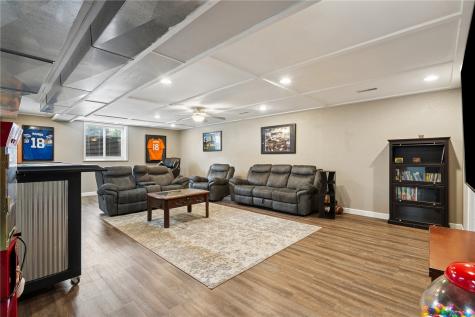 402 Windsor Drive Solon IA 52333