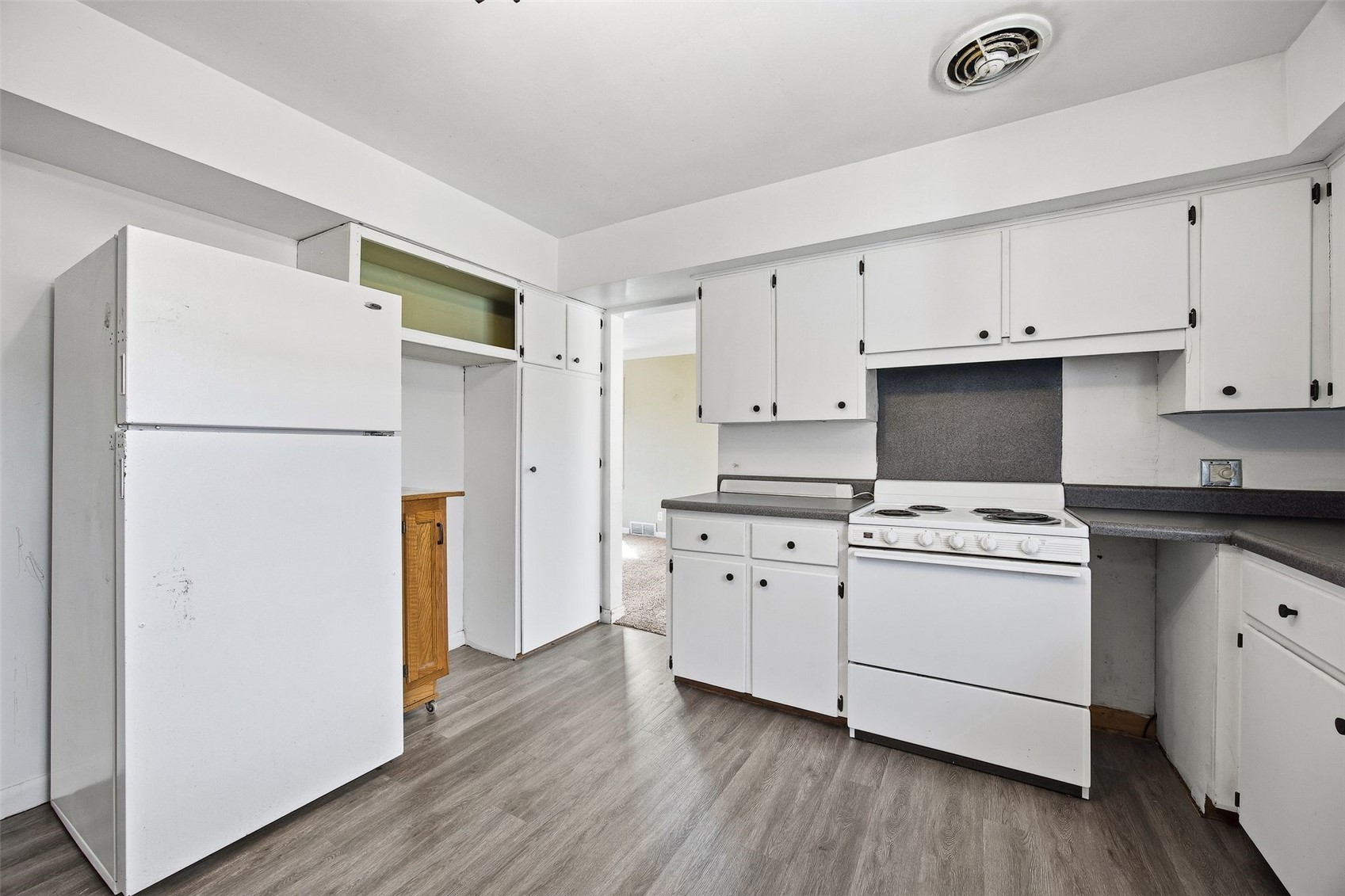 202 6th Avenue Hiawatha IA 52233
