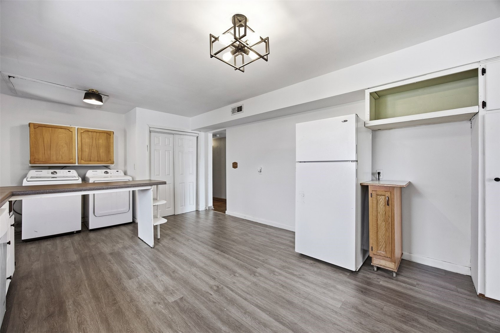 202 6th Avenue Hiawatha IA 52233