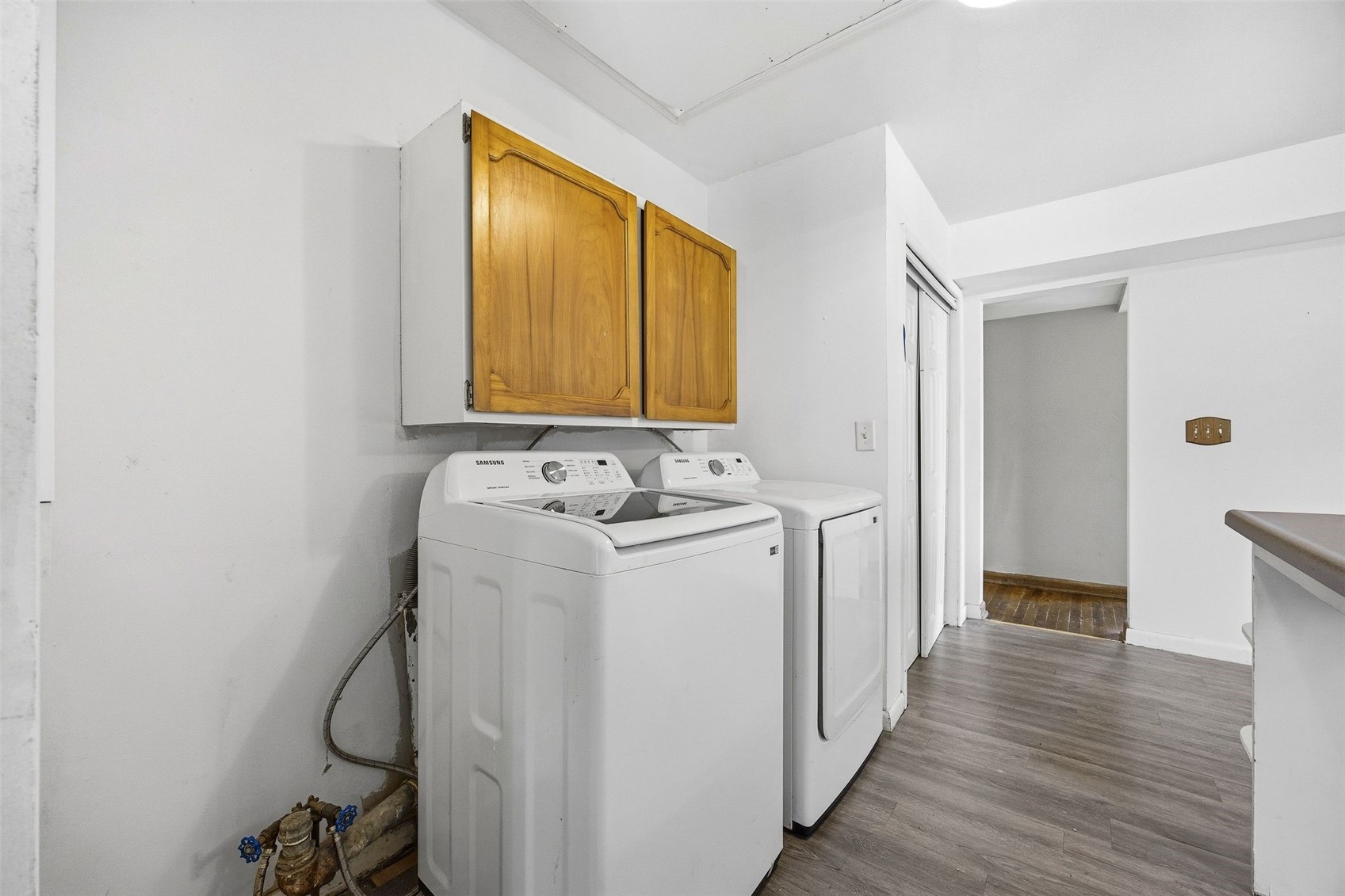 202 6th Avenue Hiawatha IA 52233