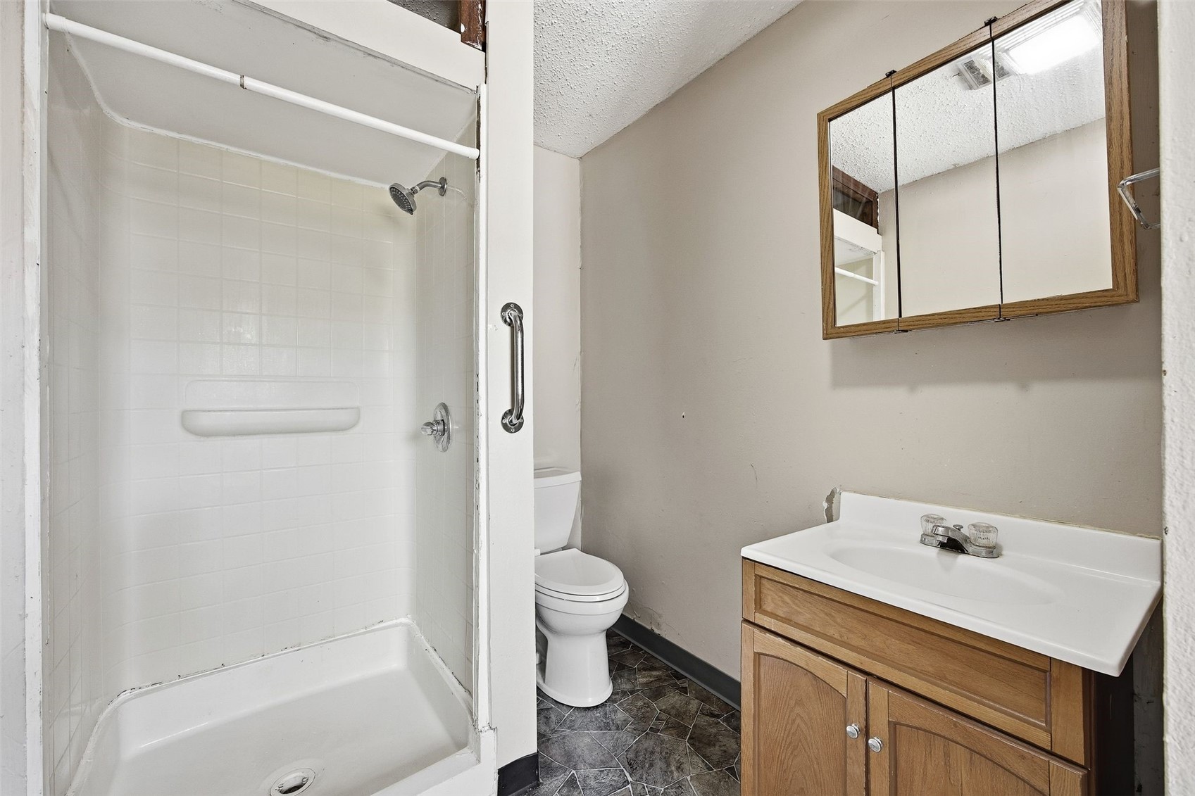 202 6th Avenue Hiawatha IA 52233