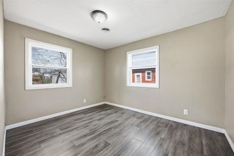202 6th Avenue Hiawatha IA 52233