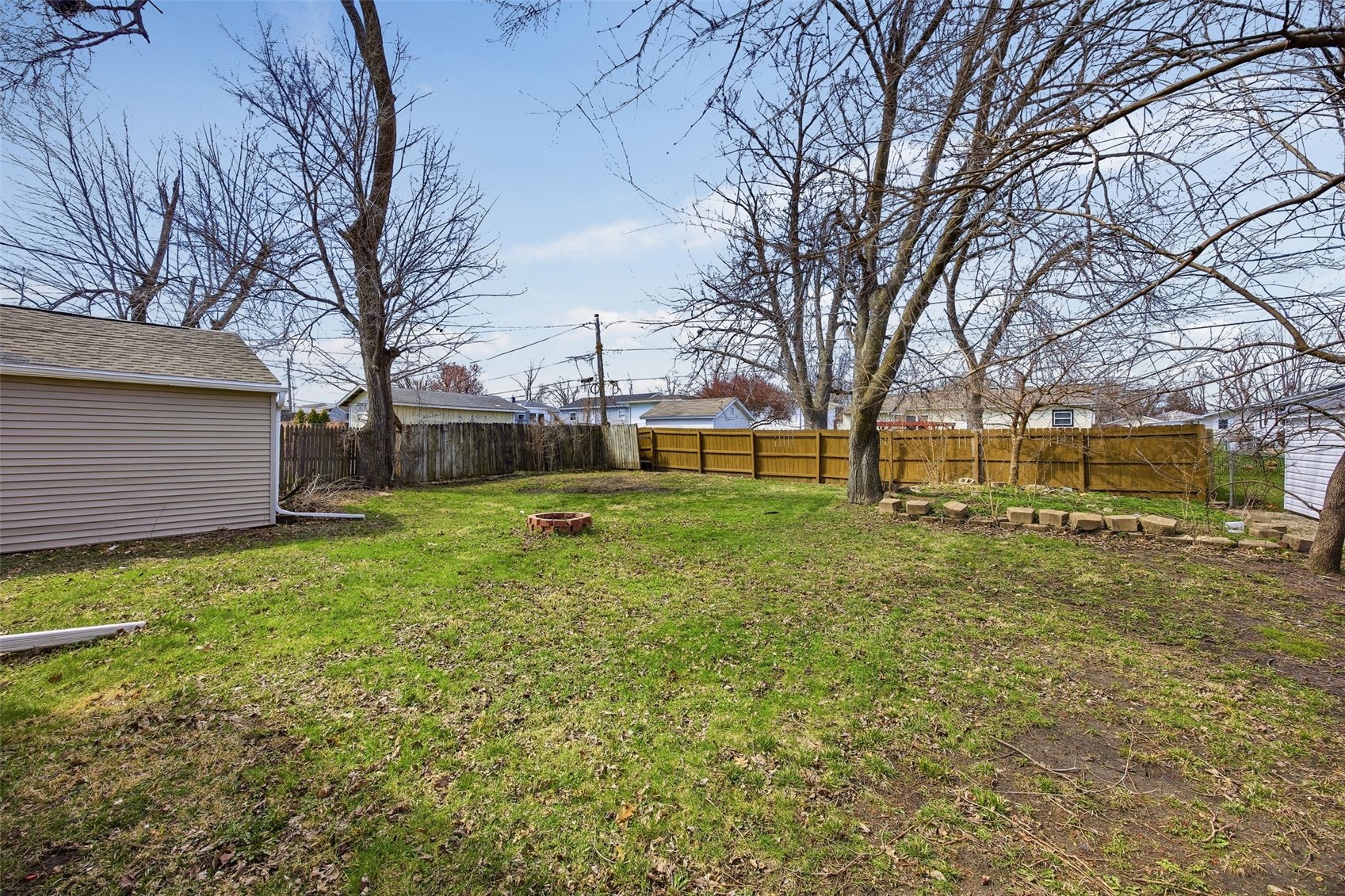 202 6th Avenue Hiawatha IA 52233