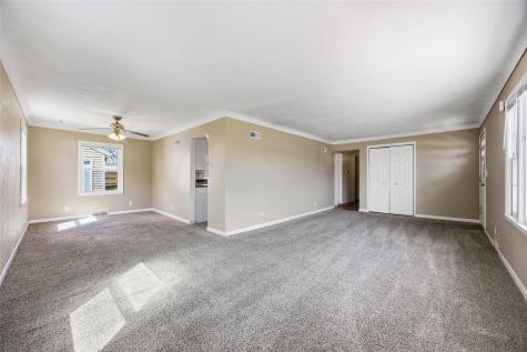202 6th Avenue Hiawatha IA 52233