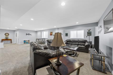 1698 Bridge Creek Court Marion IA 52302
