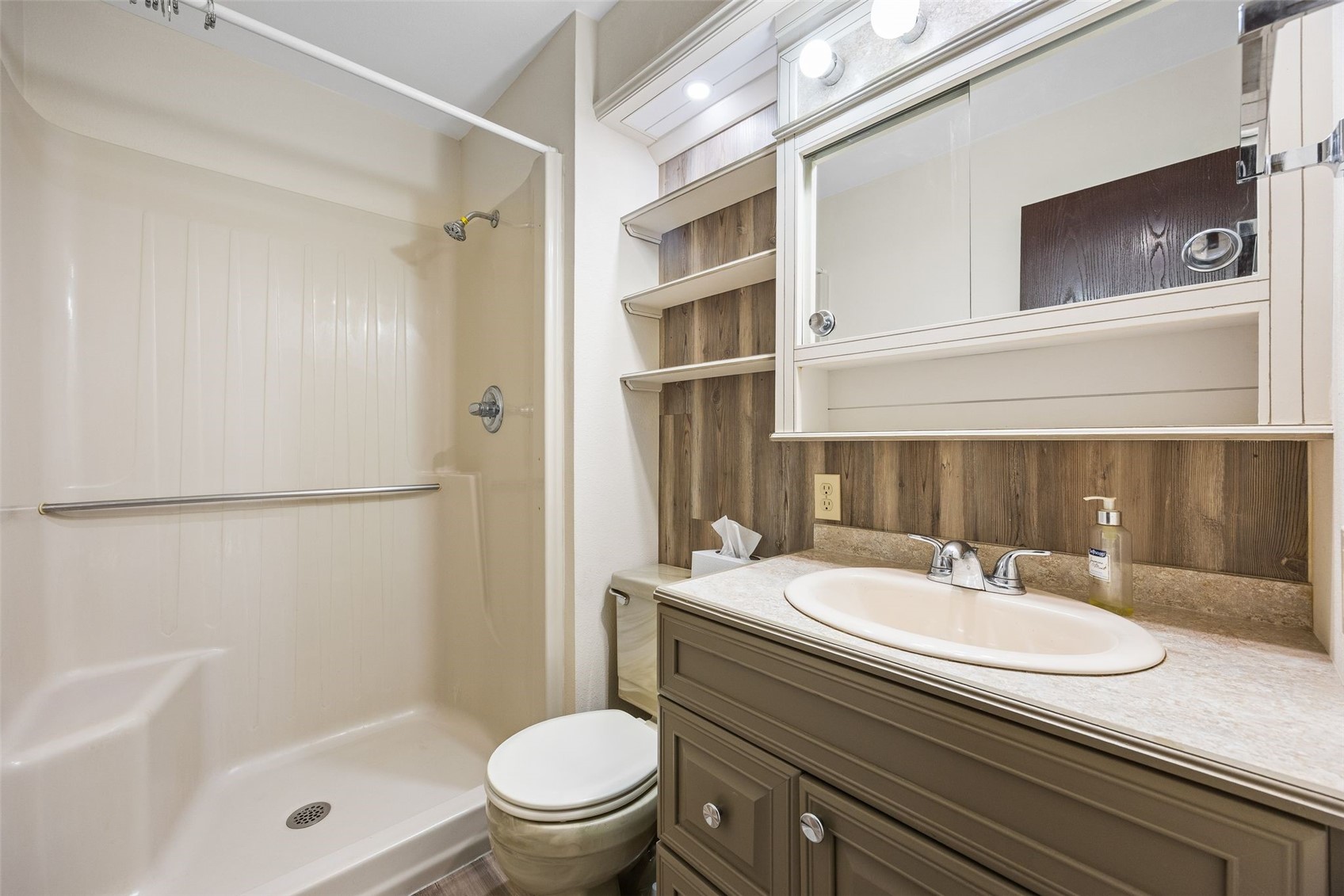 630 Concord Lane NW Cedar Rapids IA 52405