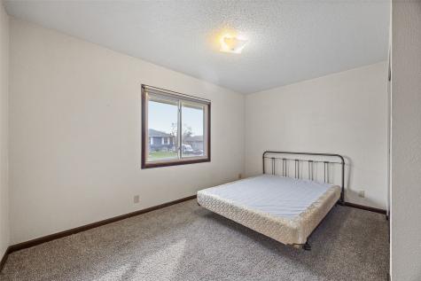 630 Concord Lane NW Cedar Rapids IA 52405