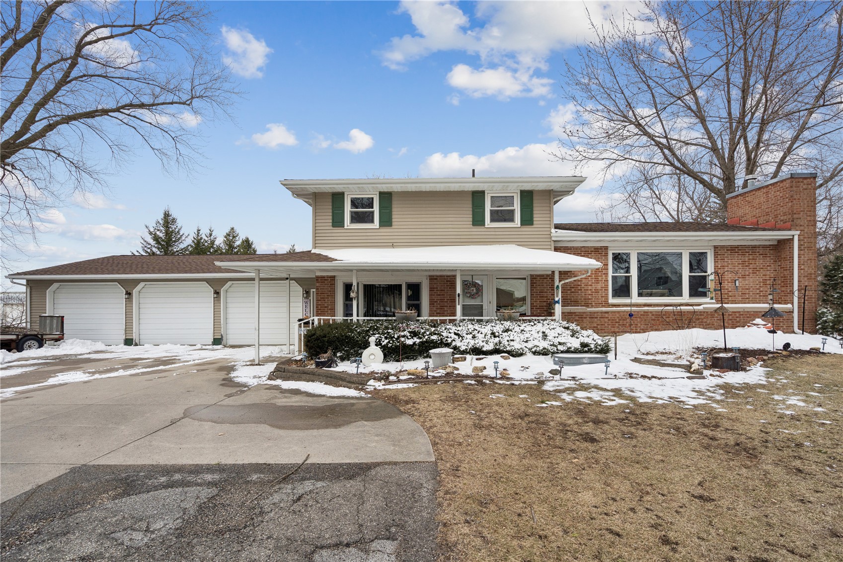 Rowley IA, 517 Oak Street