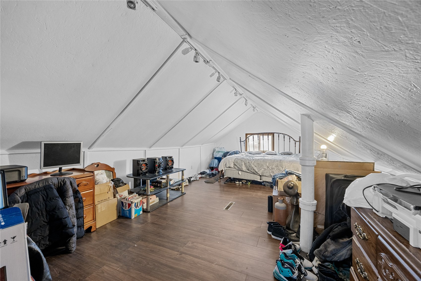 808 Oakland NE Cedar Rapids IA 52402