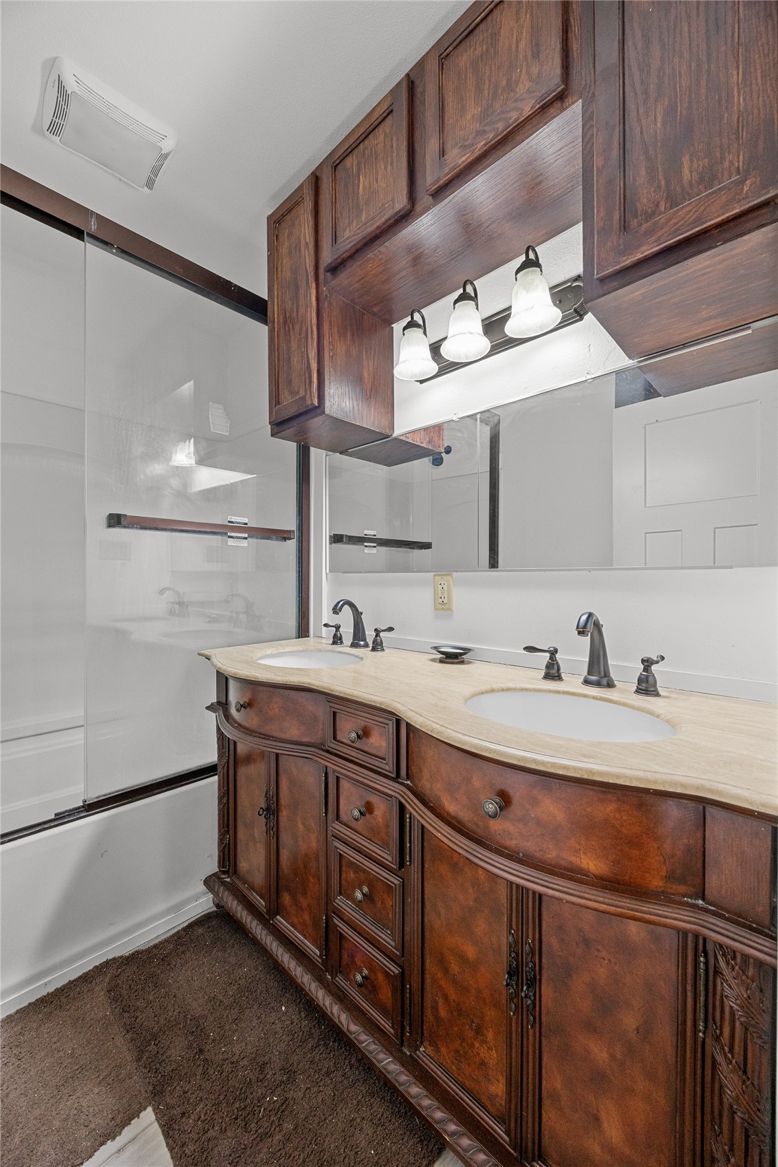 808 Oakland NE Cedar Rapids IA 52402