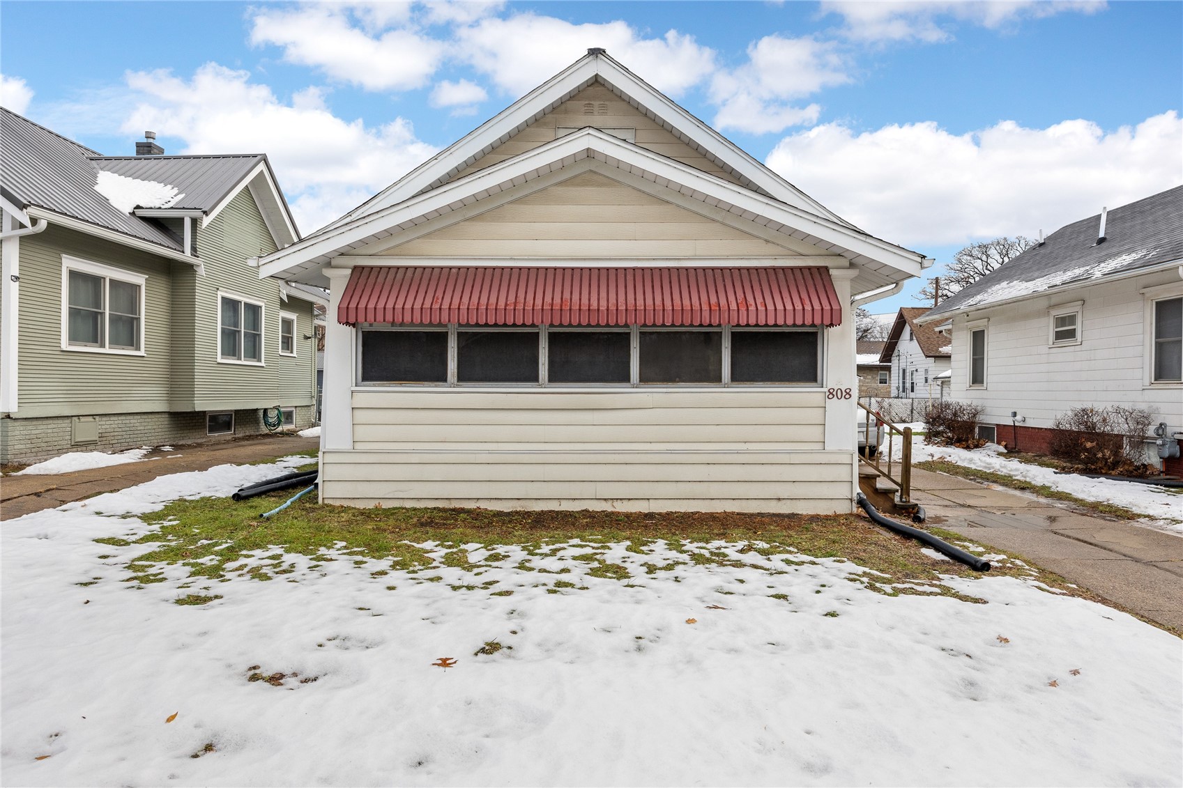 808 Oakland NE Cedar Rapids IA 52402