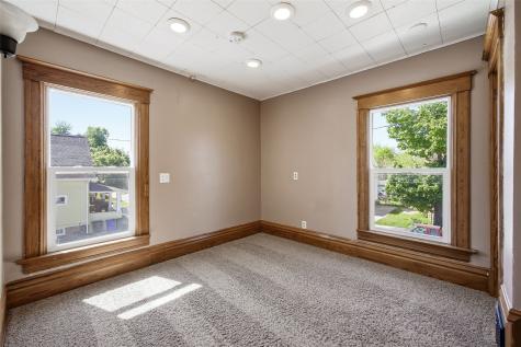 216 17th Street NE Cedar Rapids IA 52402