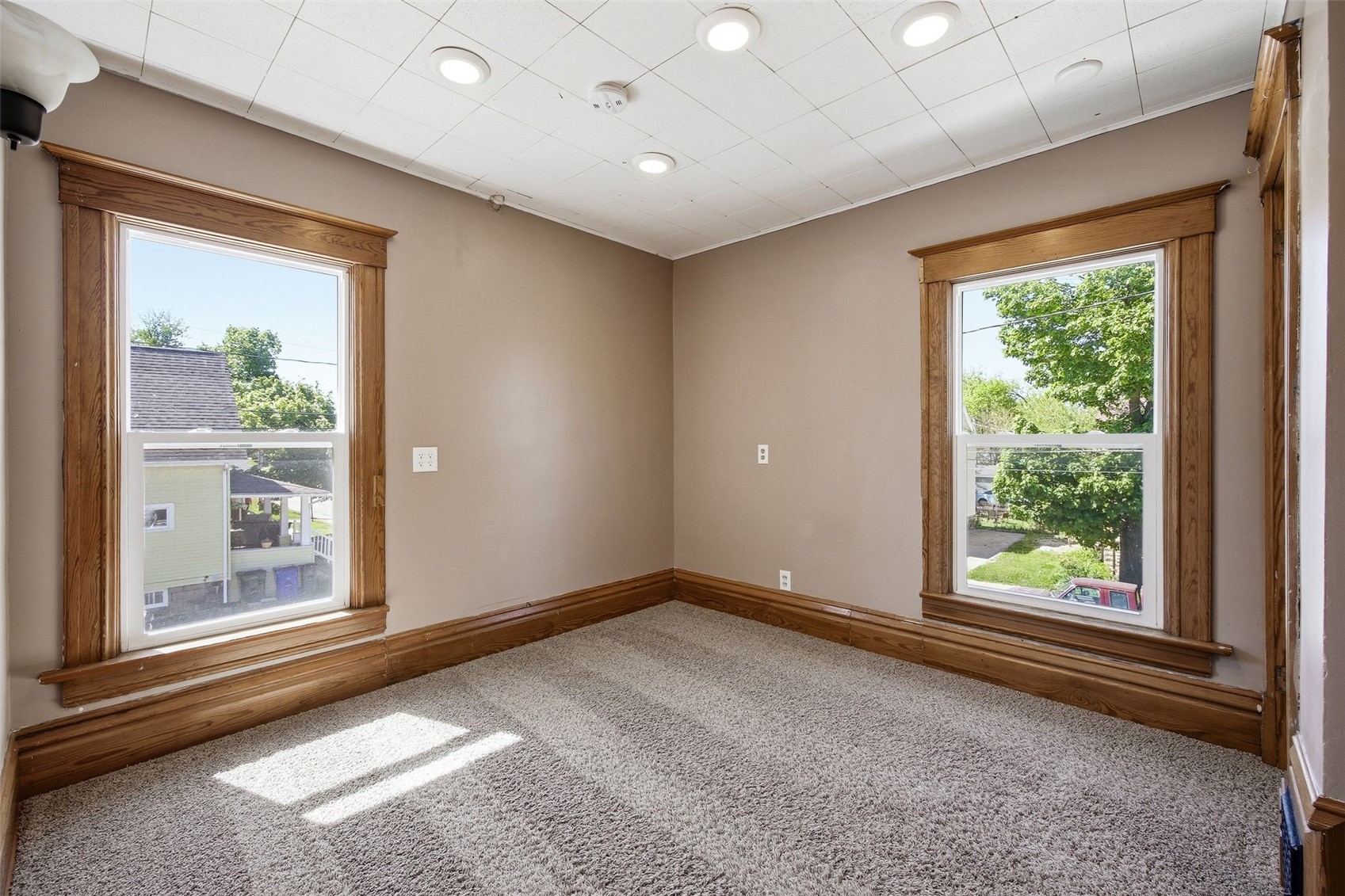 216 17th Street NE Cedar Rapids IA 52402