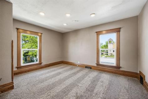 216 17th Street NE Cedar Rapids IA 52402