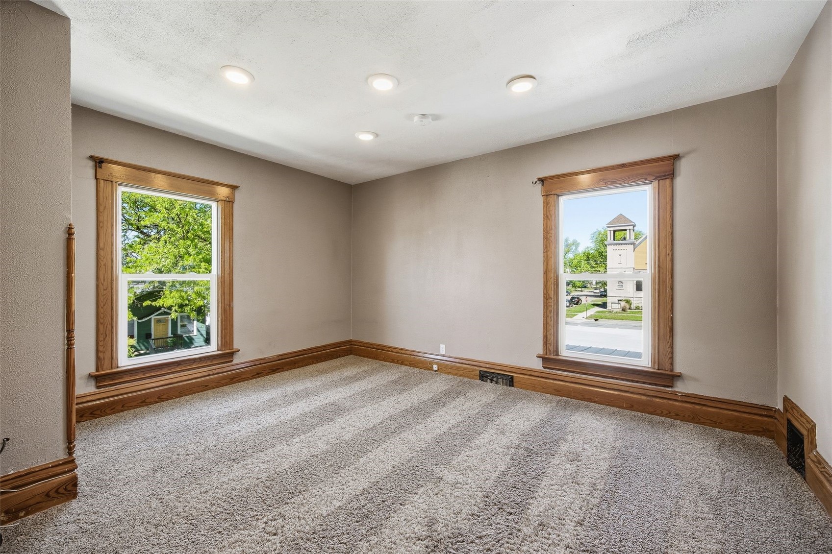 216 17th Street NE Cedar Rapids IA 52402